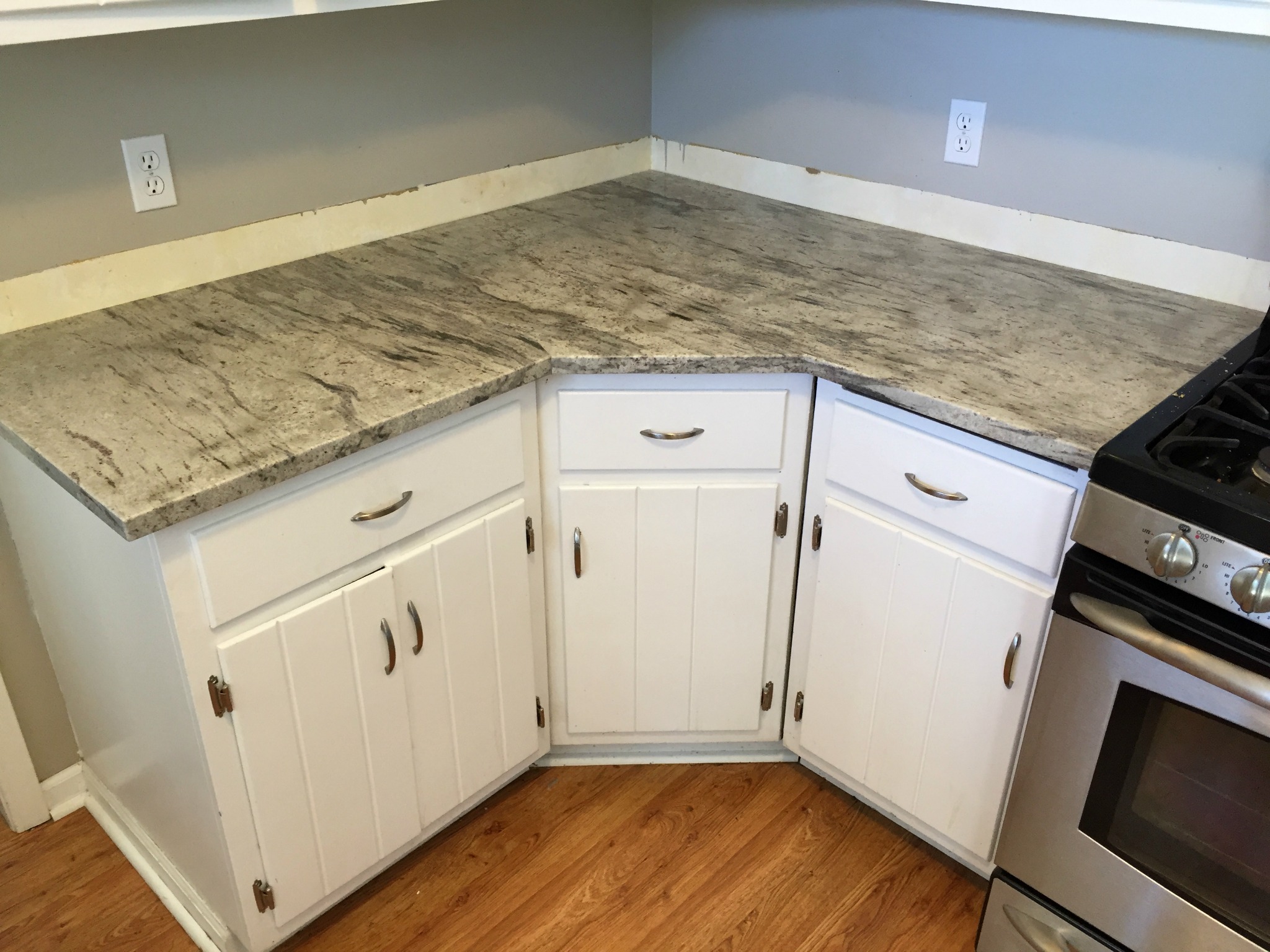 How to Install a Granite Kitchen Countertop